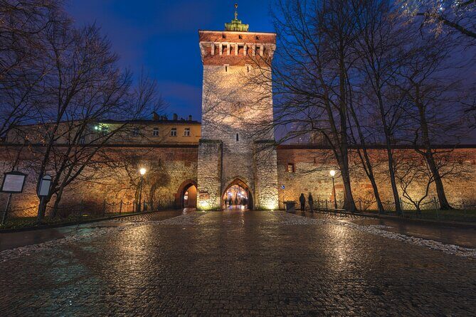 2-Hour City Walking Tour in Creepy Krakow - The Dark-Secrets Stop: When Krakow’s Most Famous Spots Tell a Second Story