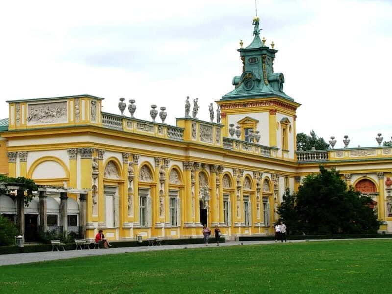 3-hour: Palace of King Jan Sobieski in Wilanow/inc. Pick-up/ - Baroque garden and sculptures: turning the walk into a lesson
