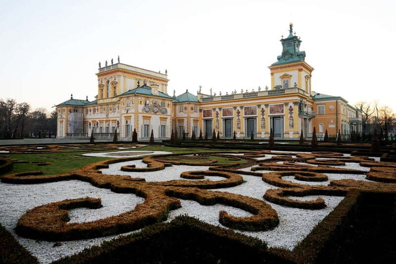 3-hour: Palace of King Jan Sobieski in Wilanow/inc. Pick-up/ - Language reality check: English guide, multi-language audio