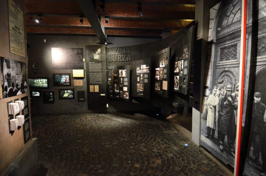 3-hour tour at Warsaw Uprising 1944 Museum /inc. Pick-up/ - Price and Value: What $94 Buys in Warsaw