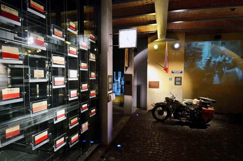 4 hour: Warsaw Uprising Museum and POLIN Museum/inc.Pick up/ - The “Pearl of the North” story and why it changes how you read Warsaw