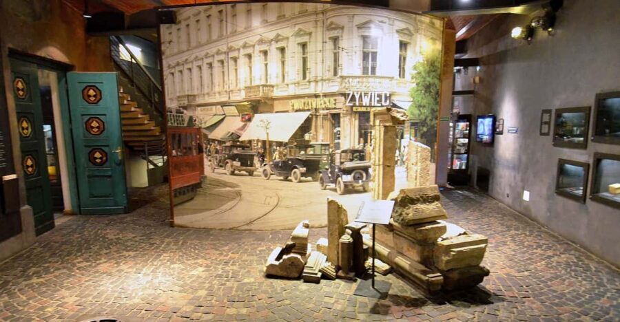 4 hour: Warsaw Uprising Museum and POLIN Museum/inc.Pick up/ - Timing for two major museums in four hours