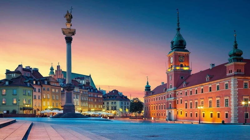 5-hour: Royal Castle, Old Town, Wilanow Palace /inc.Pick-up/ - Old Town first: where Warsaw’s story starts quickly