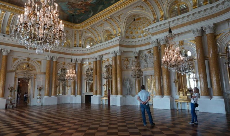 5-hour: Royal Castle, Old Town, Wilanow Palace /inc.Pick-up/ - Price and value: what $139 buys you (and what it avoids)