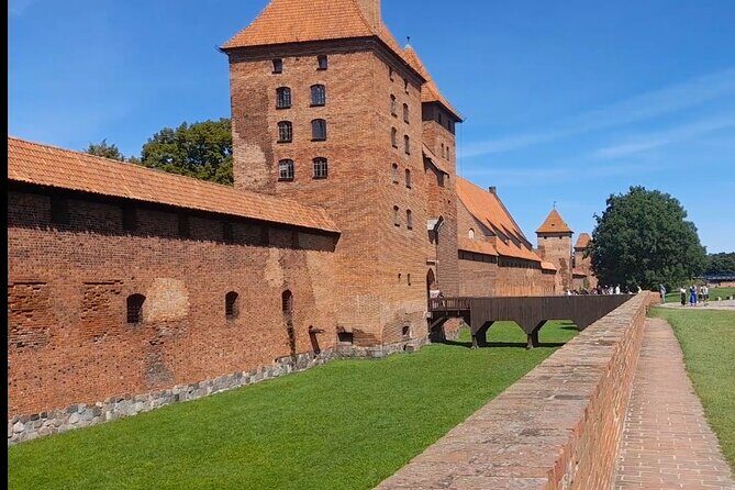 Aiport Gdansk Transfer to Malbork Castle or Stutthof - Pickup Details in Gdańsk: Avoid the Day-of Stress
