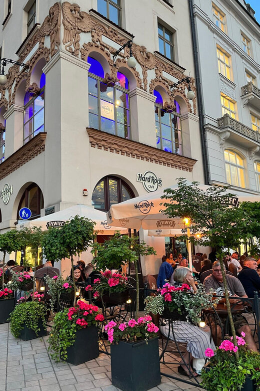 American Food Experience - How the Hard Rock Cafe Krakow Meal for Two Actually Plays Out