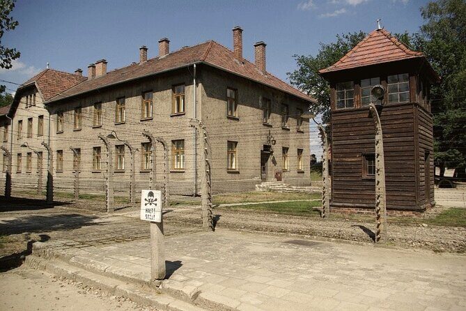 Auschwitz-Birkenau and Salt Mine Tour with private transport from Krakow - What to wear and bring for Auschwitz and the Wieliczka stairs