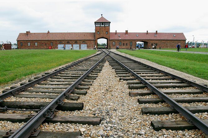 Auschwitz-Birkenau and Wieliczka Salt Mine Day Tour from Krakow with private car - The Auschwitz-Birkenau Visit: What You’ll Actually Experience