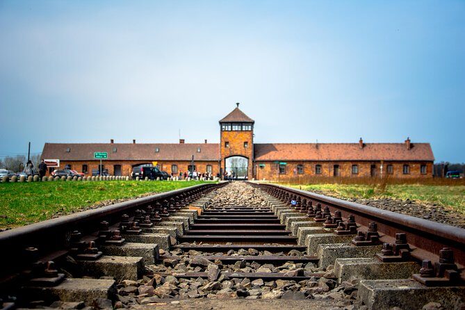 Auschwitz Birkenau and Wieliczka Salt Mine Guided Full Day Tour - A Full Day in Krakow: Auschwitz I, Birkenau, Then Wieliczka