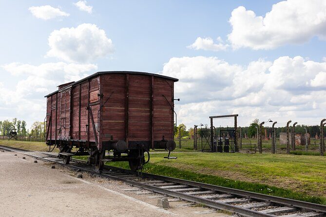 Auschwitz-Birkenau: Day Trip & Transfer from Kraków - Birkenau-to-Auschwitz timing: the part that can change and how to plan around it