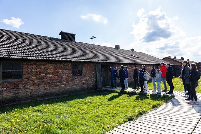 Auschwitz-Birkenau: Day Trip & Transfer from Kraków - Who this trip suits best (and who should reconsider)