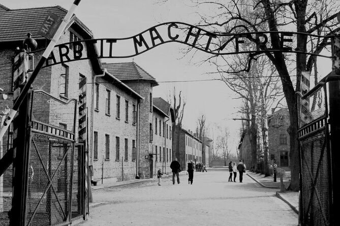 Auschwitz-Birkenau Guided Shared Tour from Krakow - Stop 1: Panstwowe Muzeum Auschwitz-Birkenau (What You’ll Actually See)