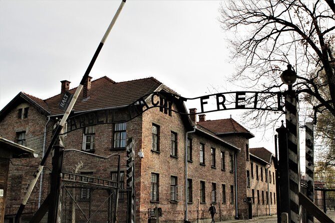 Auschwitz-Birkenau Guided Tour by Private Transport from Krakow - Auschwitz I: what the guided route gives you at the start