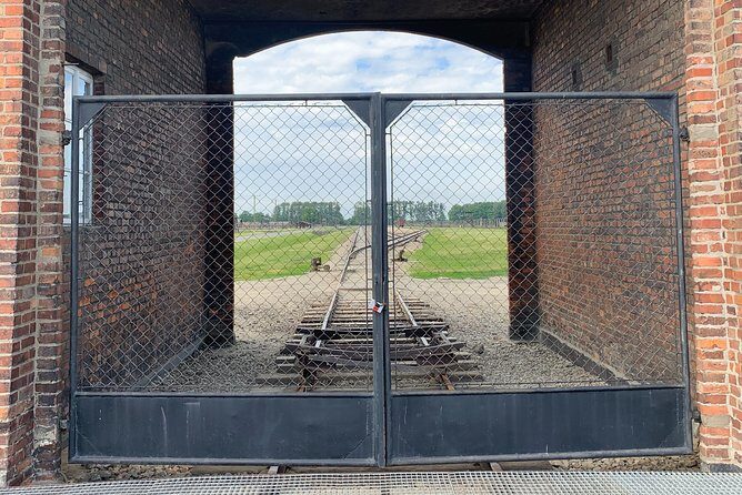 Auschwitz-Birkenau guided tour from Krakow with a private transport - Entering Auschwitz: what you should expect at the start
