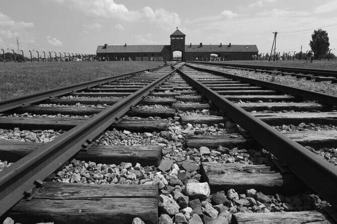 Auschwitz Birkenau Guided Tour/Skip The Line/PickUp/Guide ENG - Early Kraków pickup: why this tour timing helps