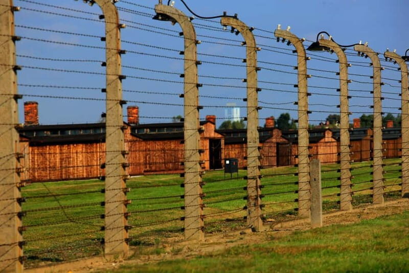 Auschwitz-Birkenau: Guided Tour - Ticket + Transportation - The 15-Minute Transfer Break to Birkenau