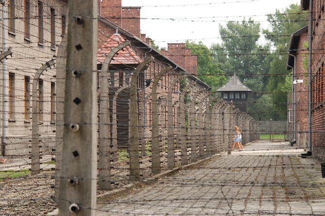 Auschwitz & Birkenau Live Guide Tour Entrance Ticket - Walking Auschwitz I and Auschwitz II Birkenau: How the Route Feels