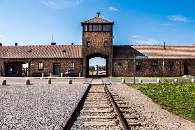 Auschwitz-Birkenau Memorial and Museum Trip from Krakow - Auschwitz I: How the Story Becomes Clear Fast