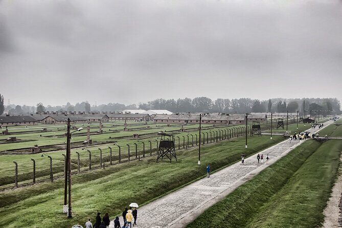 Auschwitz - Birkenau Private, 6-hr Study Tour - Entering Auschwitz I: the museum route and what you’ll see