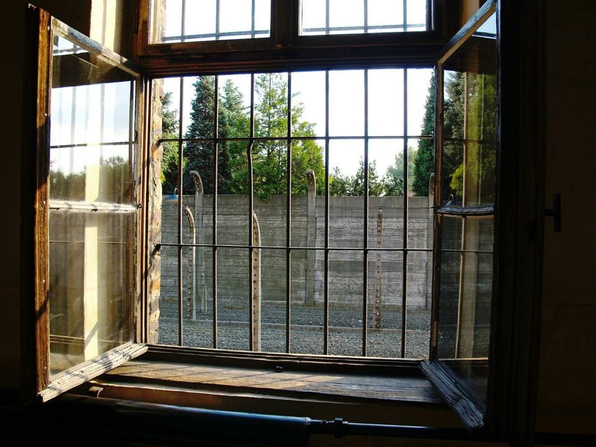 Auschwitz-Birkenau Private Tour from Katowice & Transport - Katowice Pickup To Auschwitz: What the Private Transfer Really Buys You