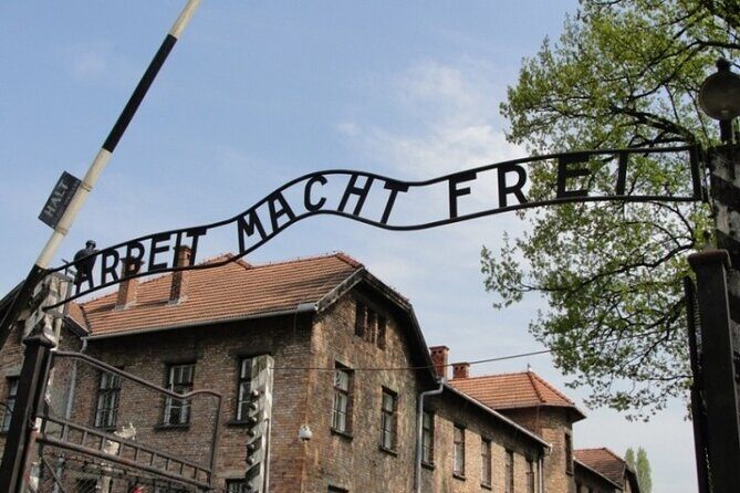 Auschwitz Birkenau Round Transfer, Private Driver from Krakow - Door-to-door to Auschwitz in one day plan