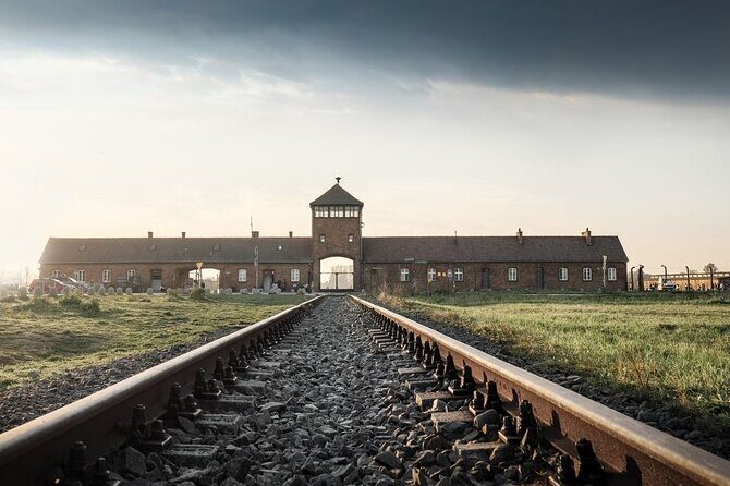 Auschwitz-Birkenau & Salt Mine Day tour - On the Bus: Documentary and What It Does for Your Visit