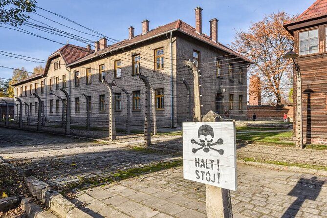 Auschwitz-Birkenau & Salt Mine Day tour - Auschwitz I and Birkenau With an English Museum Guide