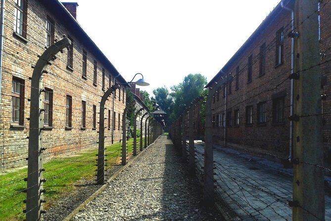 Auschwitz-Birkenau Self-Guided Visit from Krakow with Private Transfers - Auschwitz I: making the most of two hours in the main camp