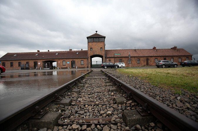 Auschwitz Birkenau tour from Krakow - Birkenau: Guided Structure Plus Breathing Room