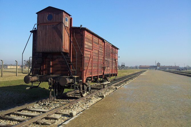 Auschwitz-Birkenau Tour from Krakow with Hotel Pickup - Transport Comfort vs. Group Control: Air-Conditioned Doesn’t Mean Stress-Free