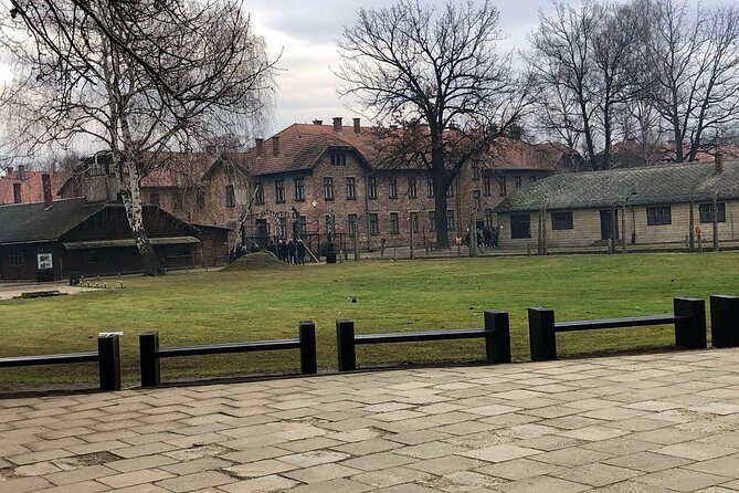 Auschwitz - Birkenau Tour with Private Transport from Krakow - Weather, walking, and what you should bring