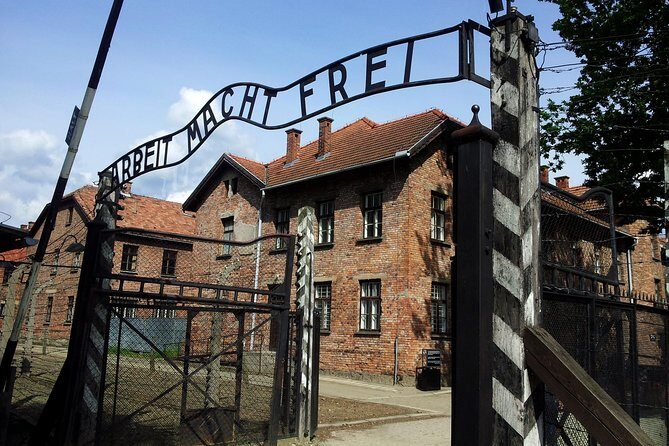 Auschwitz-Birkenau Tour with Transfer - Auschwitz I: Security, the Underground Tunnel, and the Main Memorial Route