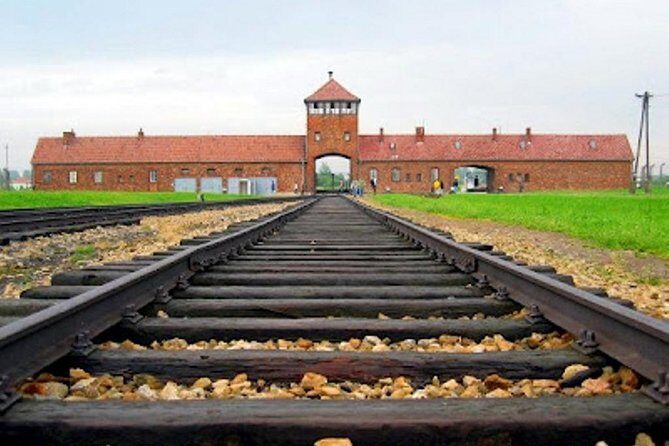 Auschwitz Trip From Krakow - English Speaking Guided Tour - The English-speaking guide: what you’ll actually learn