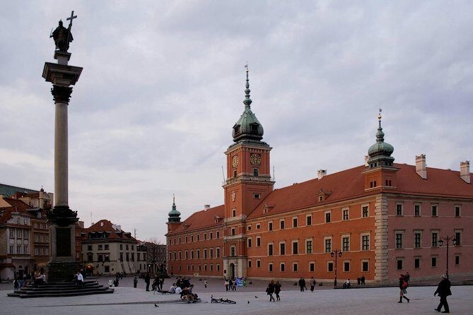 Best of Warsaw Full-Day Private Tour with Transport & Ticket - Stop 2: Presidential Palace and the Royal Route feel