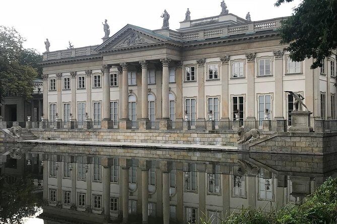 Best of Warsaw Full-Day Private Tour with Transport & Ticket - Meeting your guide and getting comfortable fast