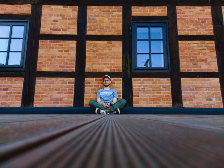 Bydgoszcz: Old Town Guided Tour - Jatki Street and The Basket Weaver: art that explains work
