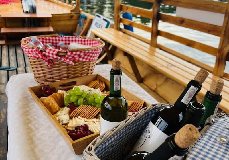 Bydgoszcz: River Cruise with local Wine and Cheese Tasting - Old Port granaries: Bydgoszcz’s symbol on the riverbank