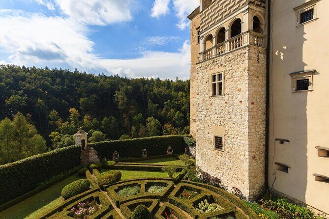 Castles Tour by The Eagles' Nests Trail, day tour from Krakow - Pieskowa Skała Castle and the Hercules Club Lookout