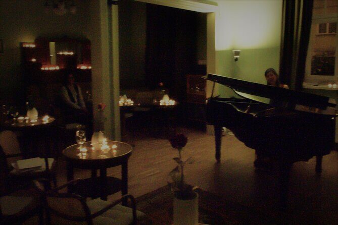 CHOPIN - Painted by Candlelights with Wine: Warsaw Concert - Chopin Salon in Warsaw: what this evening really feels like