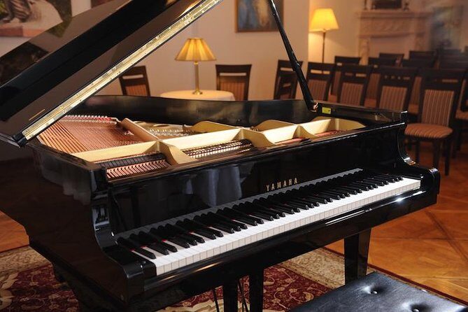 Chopin Piano Concert at Chopin Gallery with a Glass of Wine - Chopin at the Chopin Gallery: why this works so well