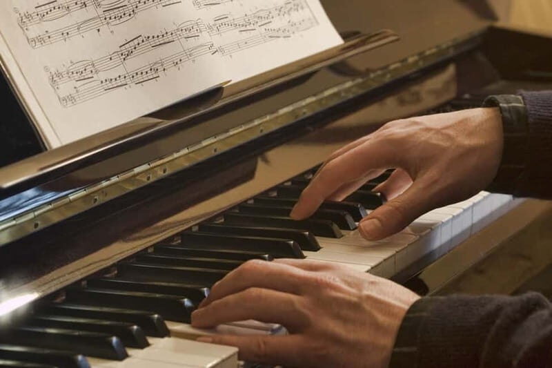 Chopin Tour in Warsaw with Skip-the-line Museum & Concert - The 3-Hour Option: 1-Hour Piano Recital and a Drink at the Venue