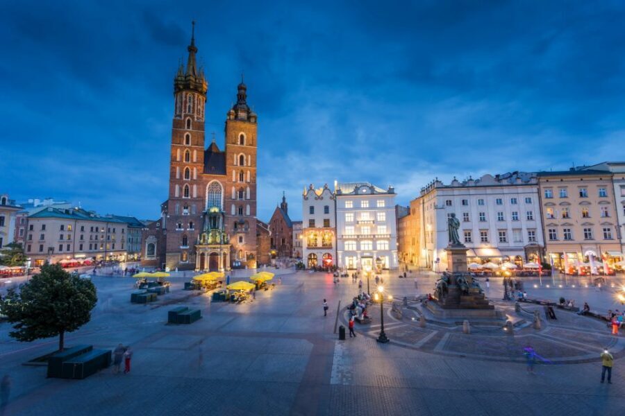 Creepy Krakow: 2-Hour City Walking Tour - Walking comfort: what to wear and how to handle the night