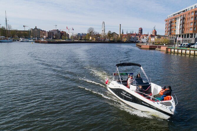 Cruises on the Motlawa River - Green Bridge start: easy boarding, big views right away