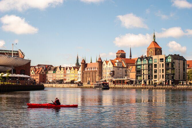 Cruises on the Motlawa River - The 15th-century crane: the star you’ll want to photograph twice
