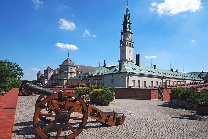 Czestochowa Black Madonna Private Day Tour from Krakow - Dress code and what to pack so entry doesn’t get messy