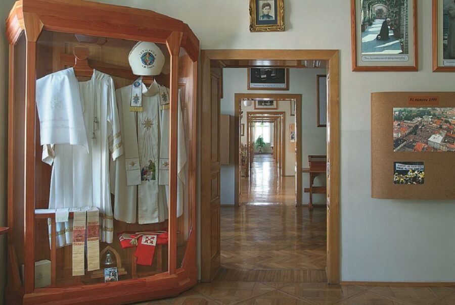 Day Tour: Traces of Pope John Paul II near Krakow - Łagiewniki: Divine Mercy and the Pope’s connection to Saint Faustina