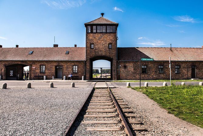 Day Trip: Auschwitz-Birkenau and Wieliczka Salt Mine from Krakow - Inside Auschwitz I and Auschwitz II-Birkenau: museum time with real gravity