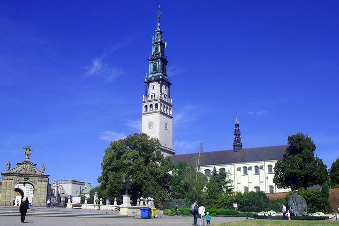 Day trip to Czestochowa - Black Madonna Monastery Private Transport from Krakow - Jasna Góra and the Black Madonna: what you should expect to see