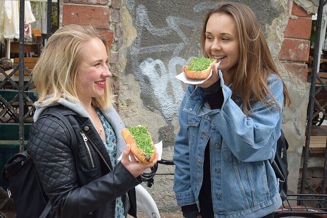 Delicious Gdańsk Food Tour in Poland - Stop-by-Stop Flow: Bread, Pierogi Moments, and a Beer/Vodka Break