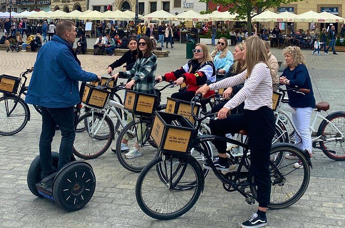 Discover the Jewish Quarter with a Bike Tour - The Singer bar and why the name matters